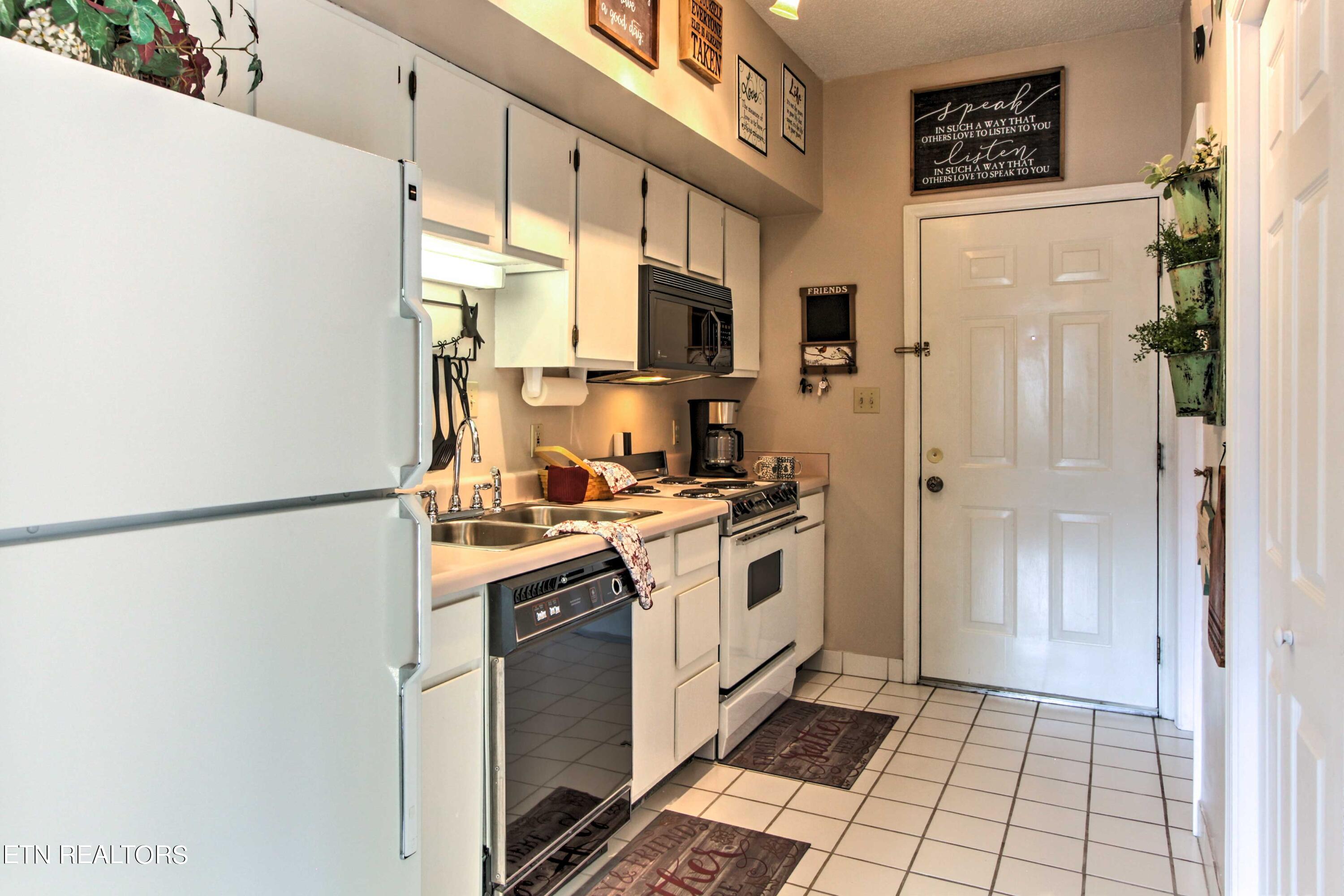 354 East Holly Ridge Road, Unit 606 Gatlinburg, TN 37738 - Photo 16 of 46 Set18