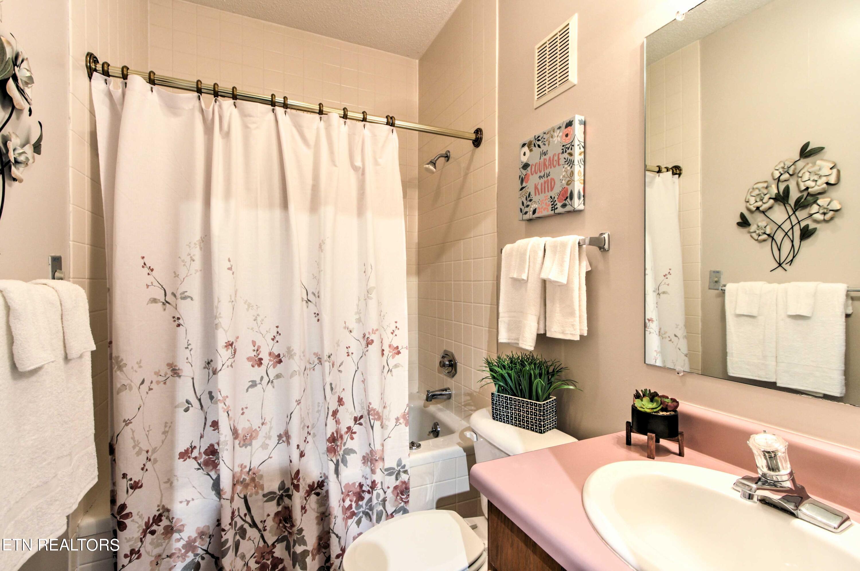 354 East Holly Ridge Road, Unit 606 Gatlinburg, TN 37738 - Photo 22 of 46 Set36