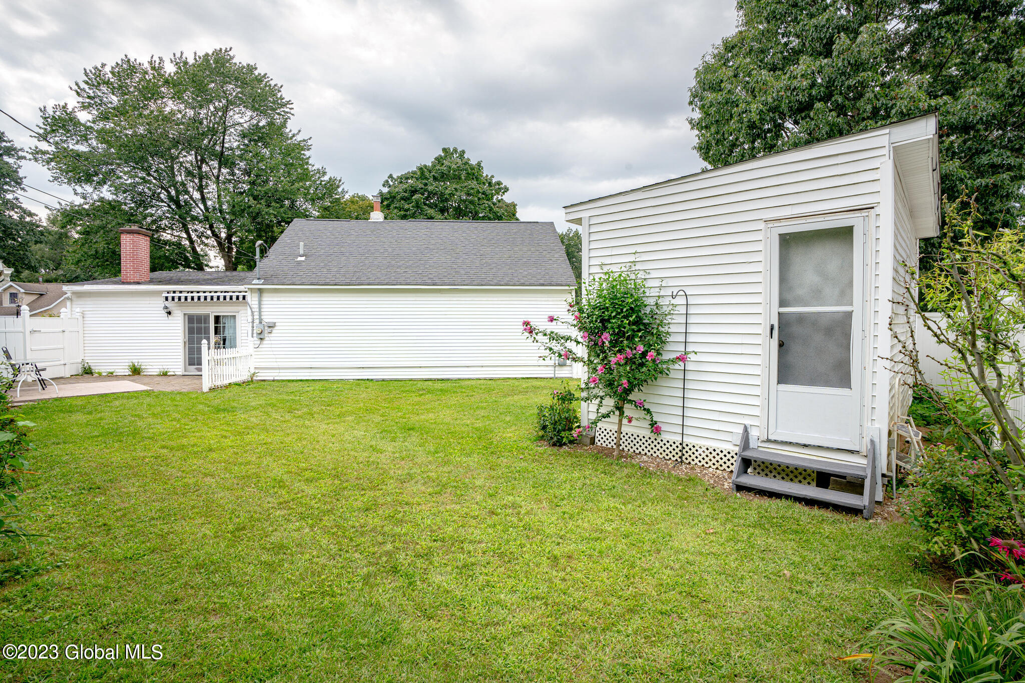1002 Inner Drive Rotterdam, NY 12303 - Photo 8 of 40 009-1002-Inner-Dr
