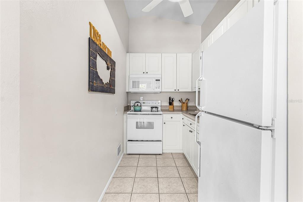 6020 Midnight Pass Road Sarasota, FL 34242 - Photo 11 of 18