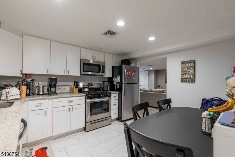 126 Riverside Avenue Lyndhurst, NJ 07071 - Photo 5 of 10