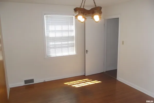 $158,900 | 441 Jackson Parkway, Springfield, IL 62704