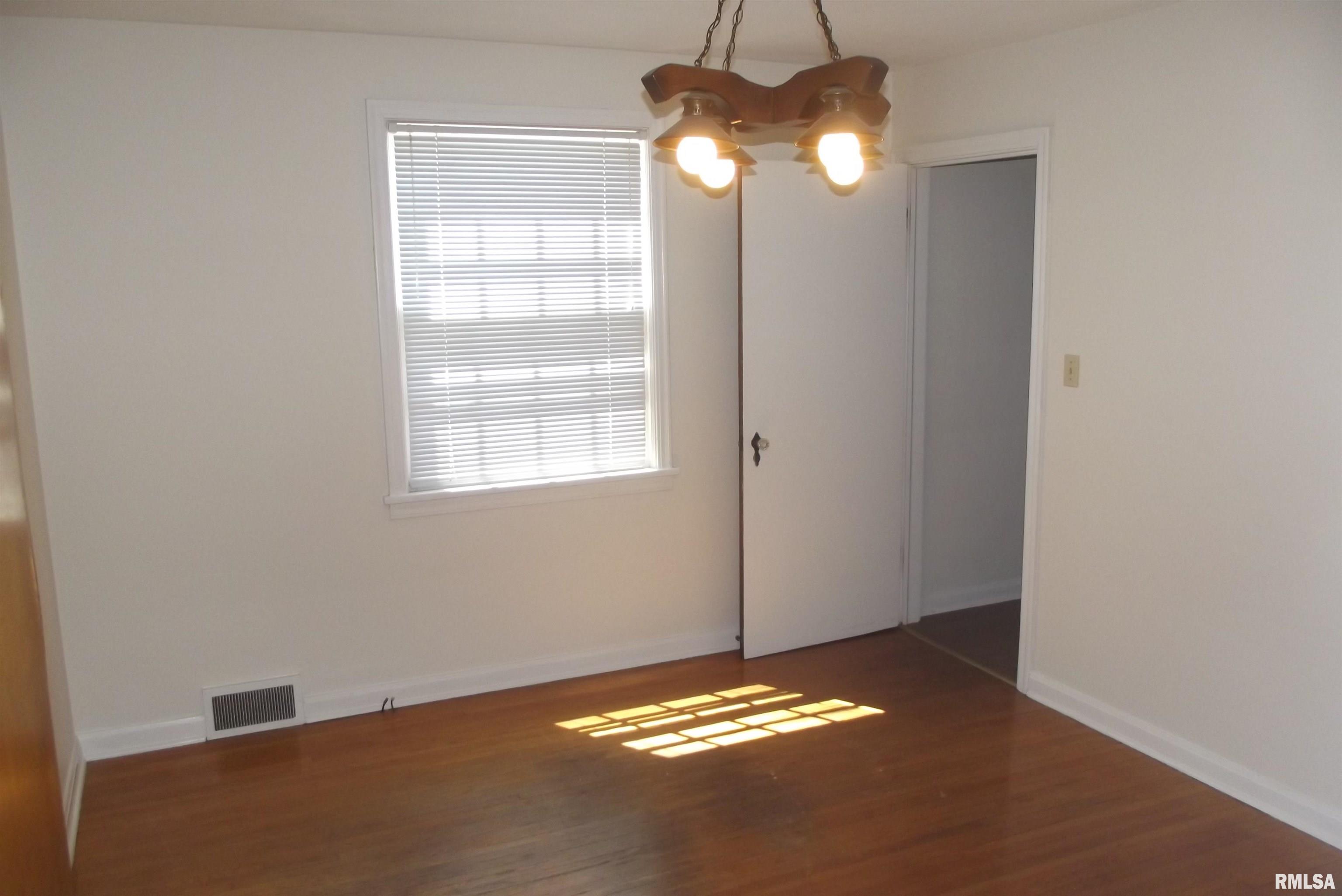 441 Jackson Parkway Springfield, IL 62704 - Photo 13 of 25