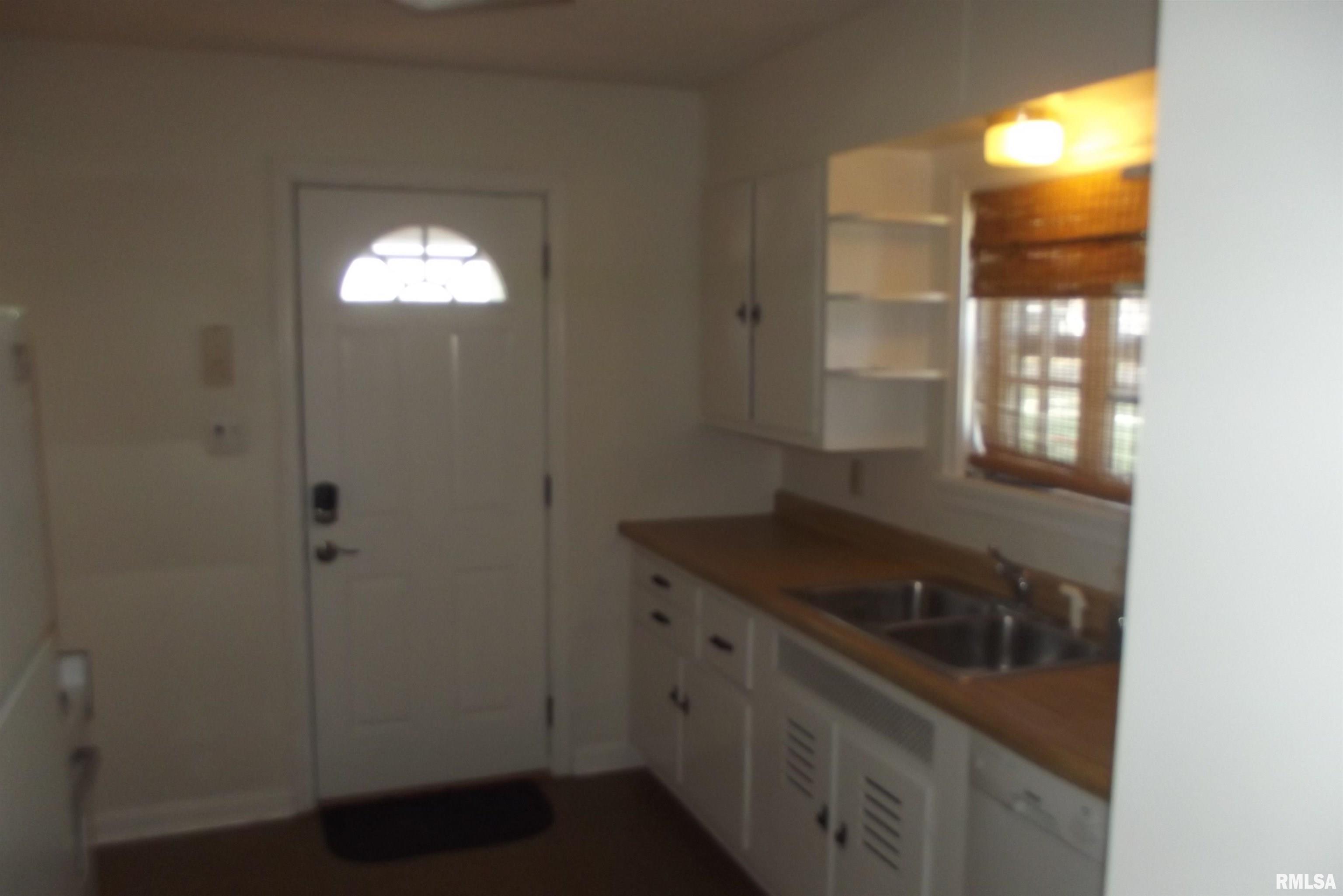 441 Jackson Parkway Springfield, IL 62704 - Photo 14 of 25