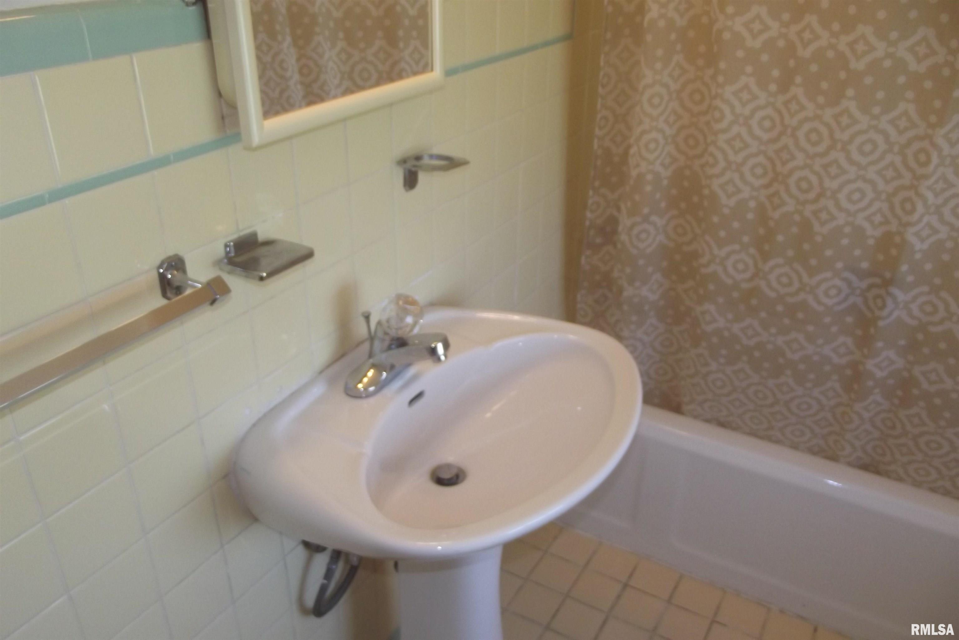 441 Jackson Parkway Springfield, IL 62704 - Photo 19 of 25