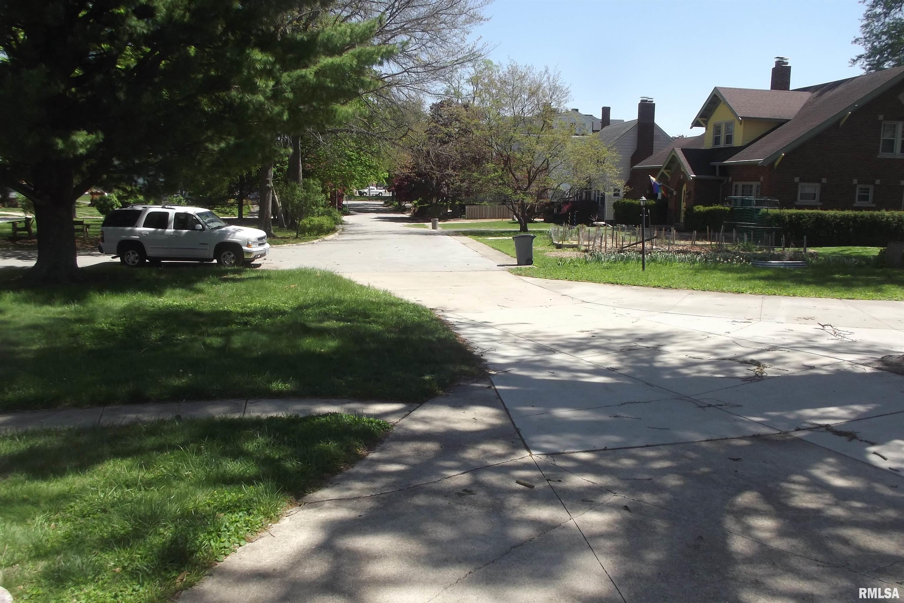 441 Jackson Parkway Springfield, IL 62704 - Photo 6 of 25