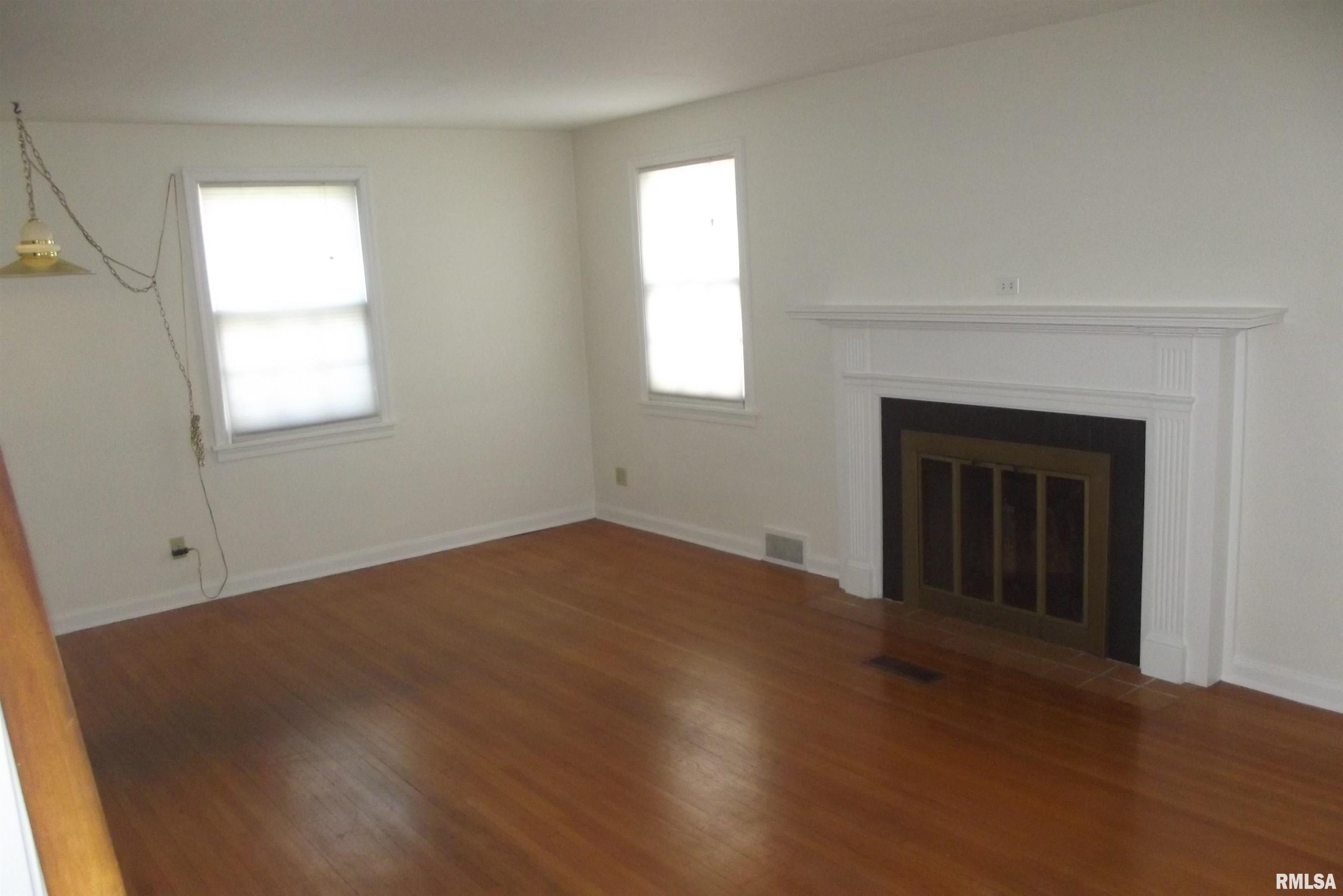 441 Jackson Parkway Springfield, IL 62704 - Photo 9 of 25