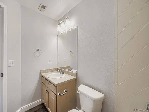 $429,000 | 10061 West Victoria Place, Unit 204, Littleton, CO 80127