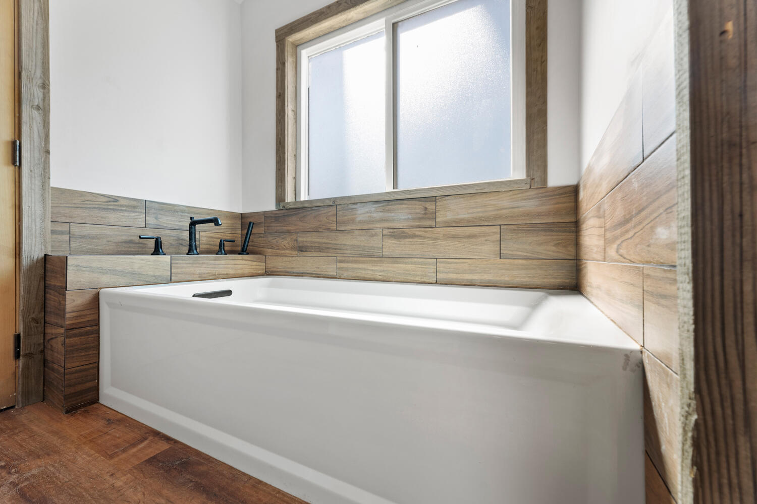41849 North Fork Drive Three Rivers, CA 93271 - Photo 15 of 79 Bath Tub Main