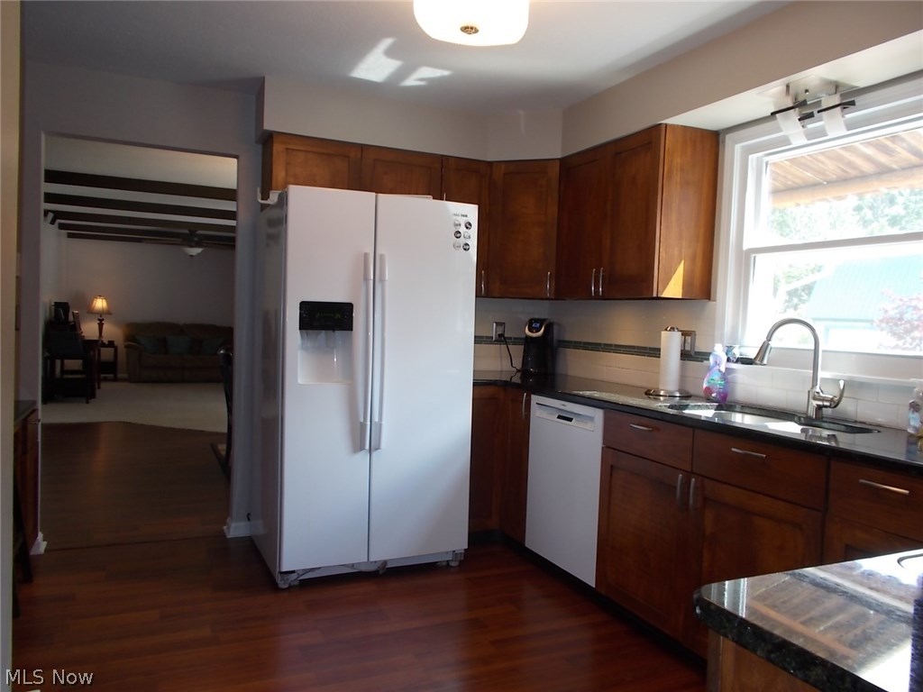 303 Crosse Road Amherst, OH 44001 - Photo 3 of 34