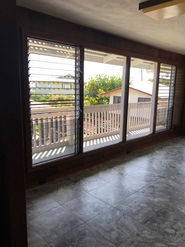 744 A Wainaku Street Hilo, HI 96720 - Photo 12 of 23 a view of an empty room with windows