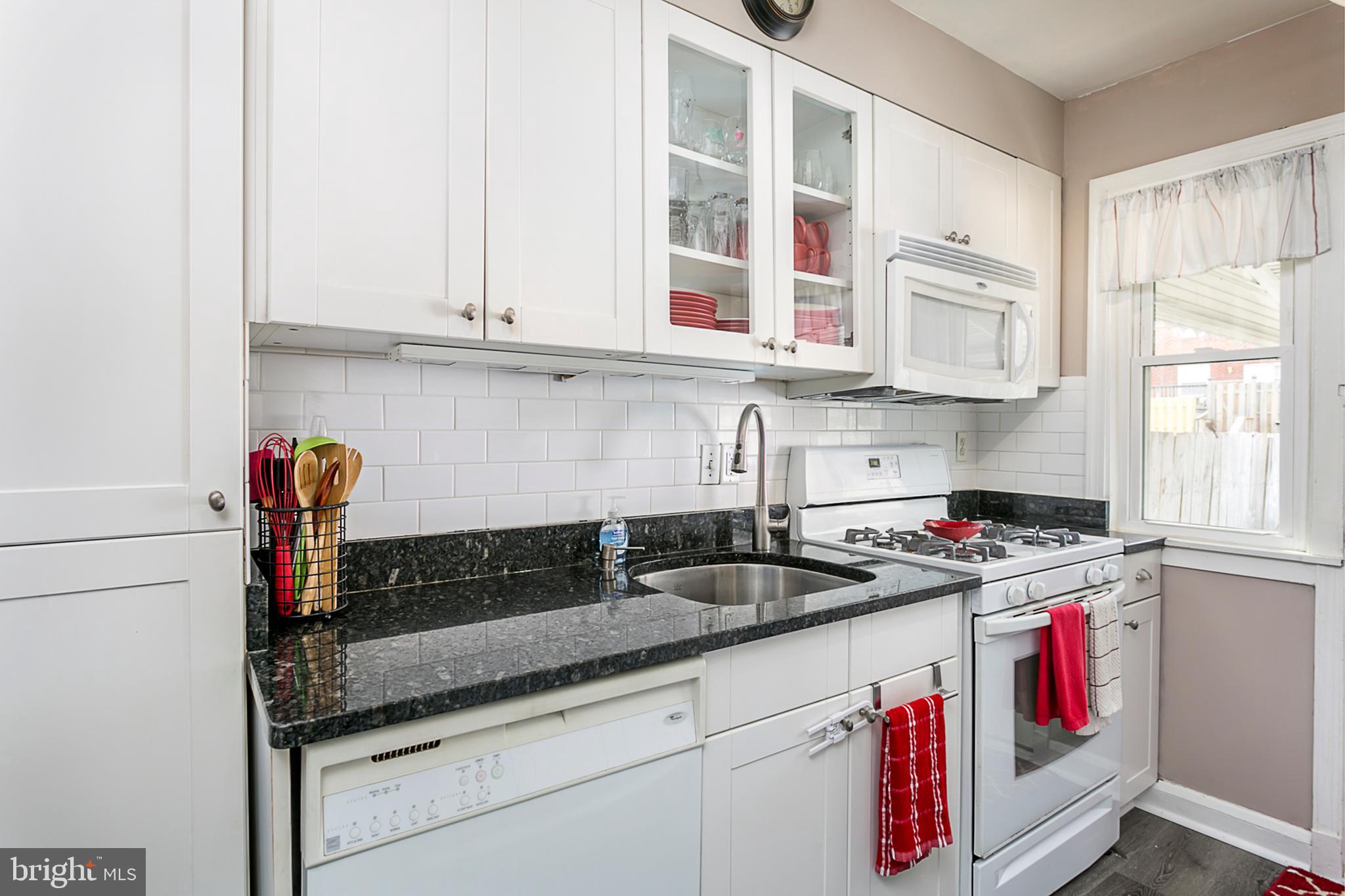 1043 Elm Road Halethorpe, MD 21227 - Photo 9 of 25 Updated kitchen with granite counter tops!