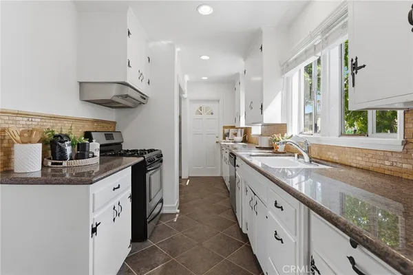 $1,159,000 | 14335 West Magnolia Boulevard, Sherman Oaks, CA 91423