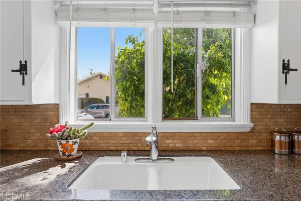 $1,159,000 | 14335 West Magnolia Boulevard, Sherman Oaks, CA 91423