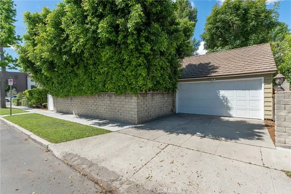 $1,159,000 | 14335 West Magnolia Boulevard, Sherman Oaks, CA 91423