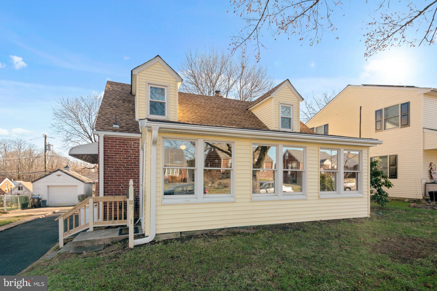 921 Thornton Road Boothwyn, PA 19061 - Photo 2 of 27