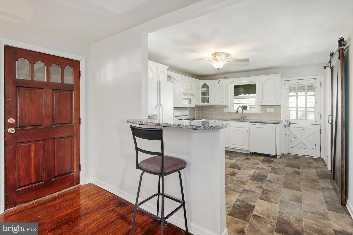 921 Thornton Road Boothwyn, PA 19061 - Photo 4 of 27