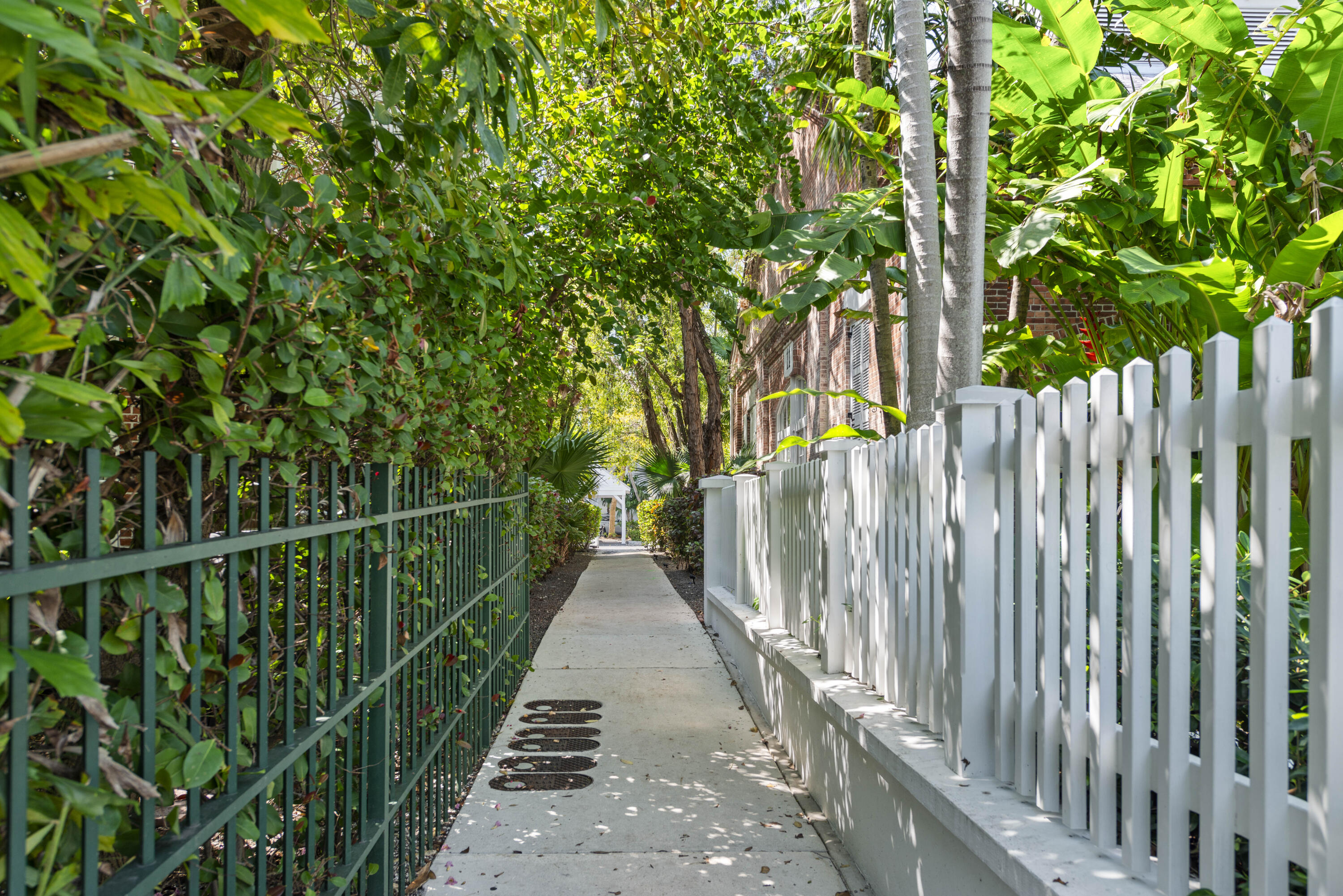 101 Front Street, Unit 23 Key West, FL 33040 - Photo 45 of 49 Walkway to Parking