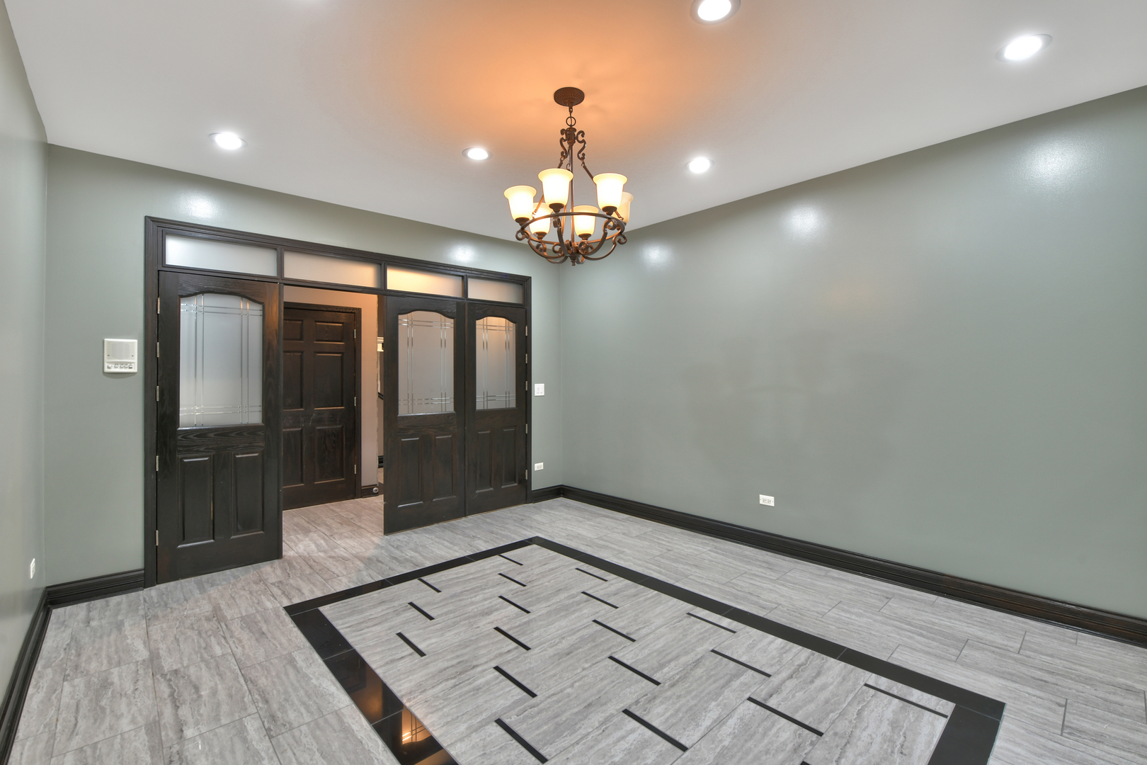 972 Red Oak Street Addison, IL 60101 - Photo 14 of 41 Gallery Image 14