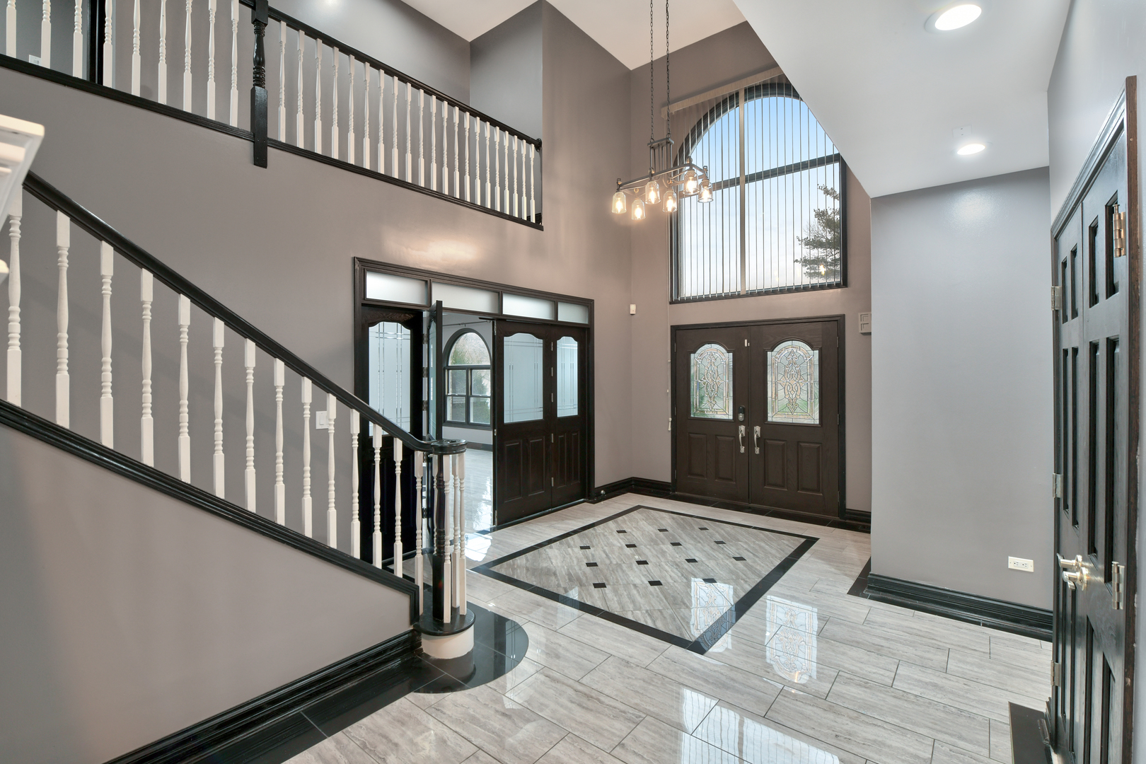 972 Red Oak Street Addison, IL 60101 - Photo 18 of 41 Gallery Image 18