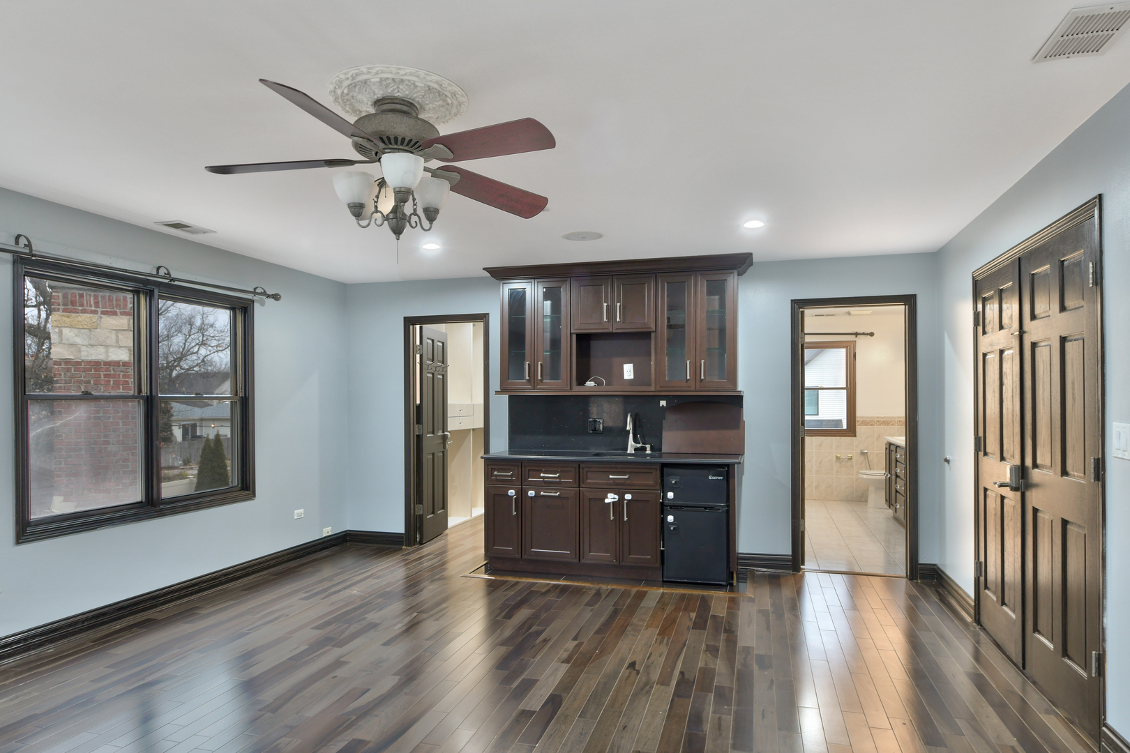 972 Red Oak Street Addison, IL 60101 - Photo 22 of 41 Gallery Image 22
