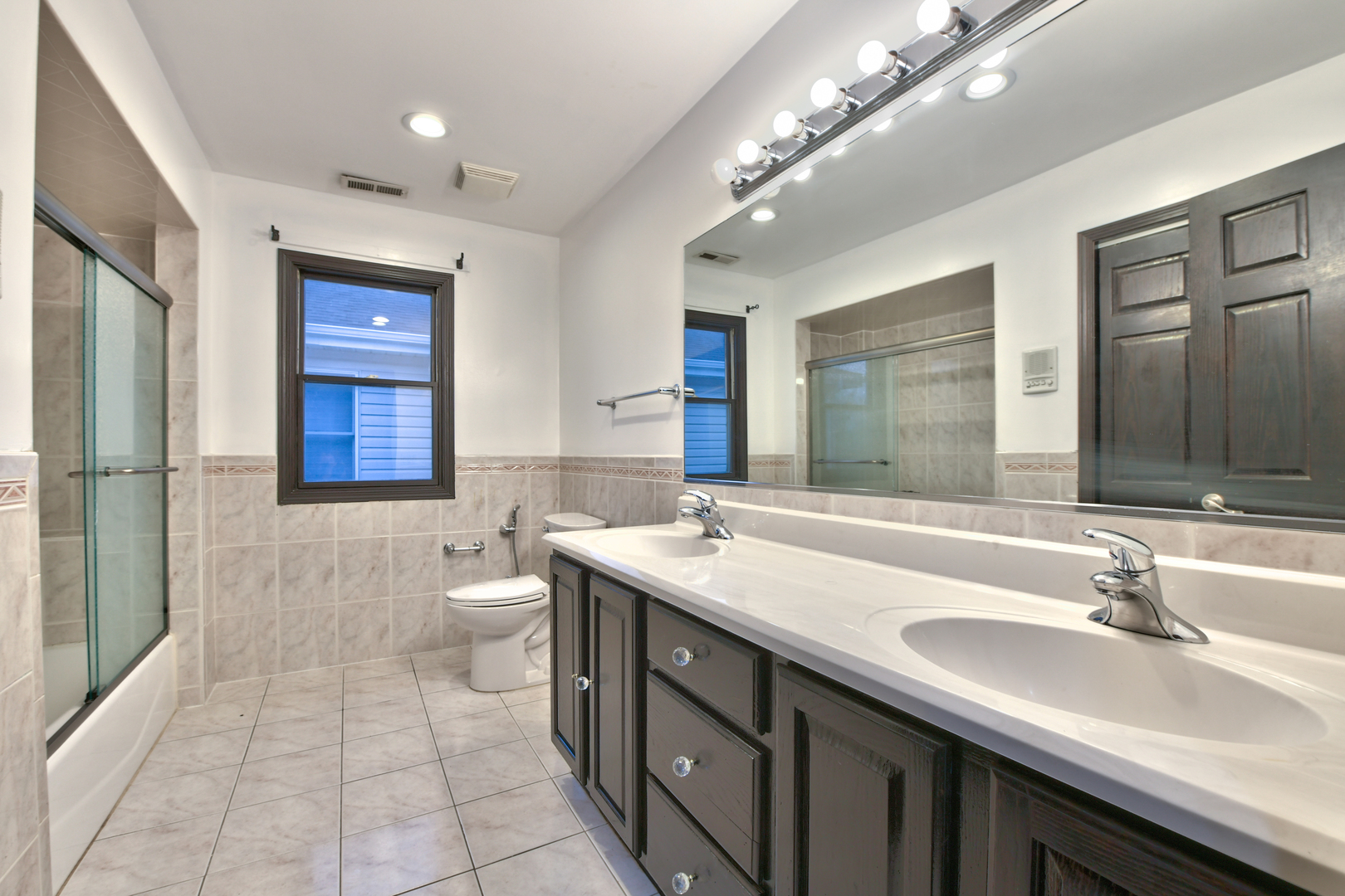 972 Red Oak Street Addison, IL 60101 - Photo 27 of 41 Gallery Image 27