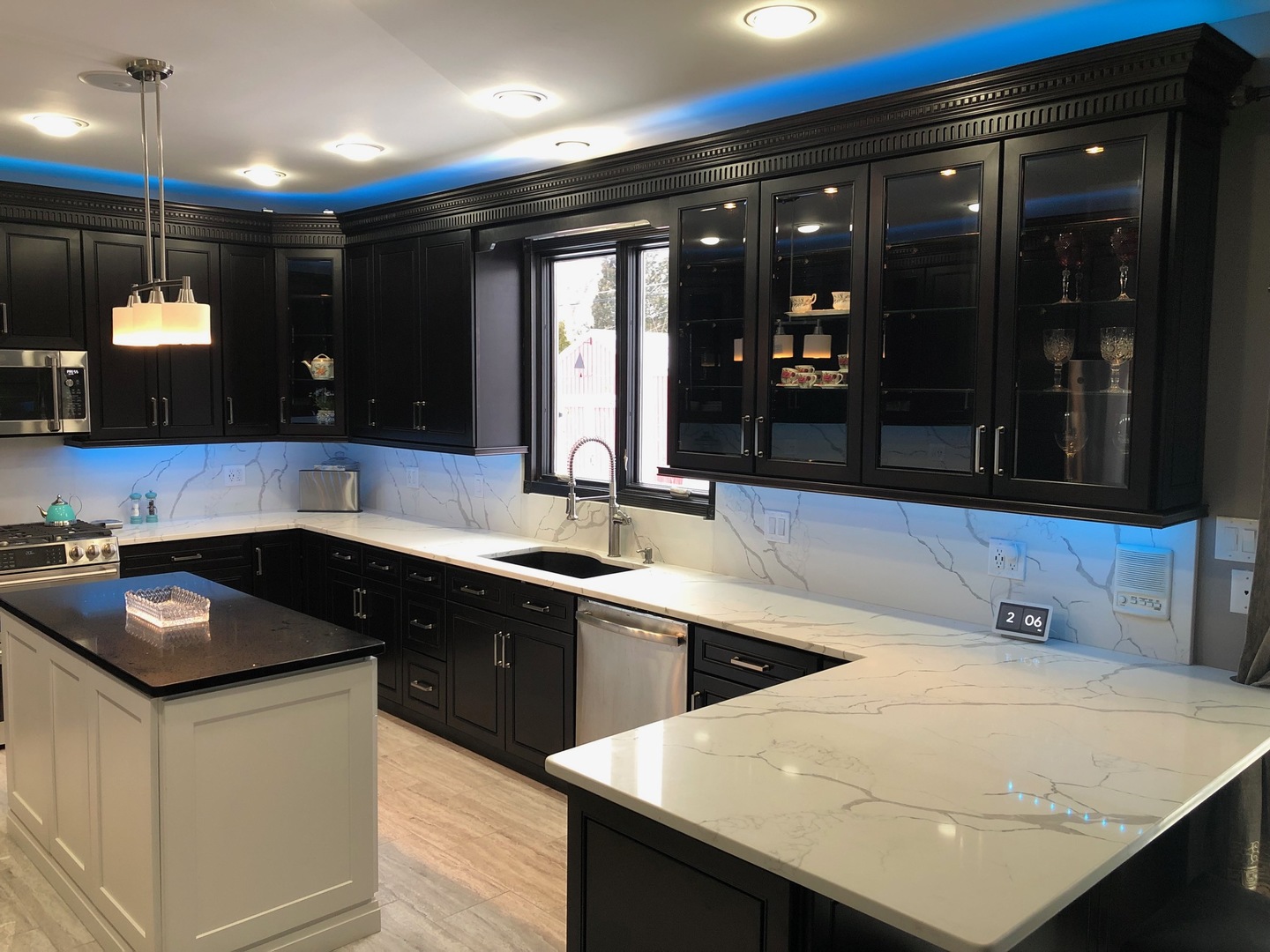 972 Red Oak Street Addison, IL 60101 - Photo 10 of 41 Gallery Image 10
