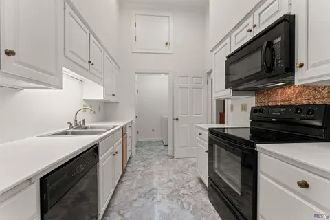 $349,000 | 16 Jamestowne Court, Unit B, Baton Rouge, LA 70809