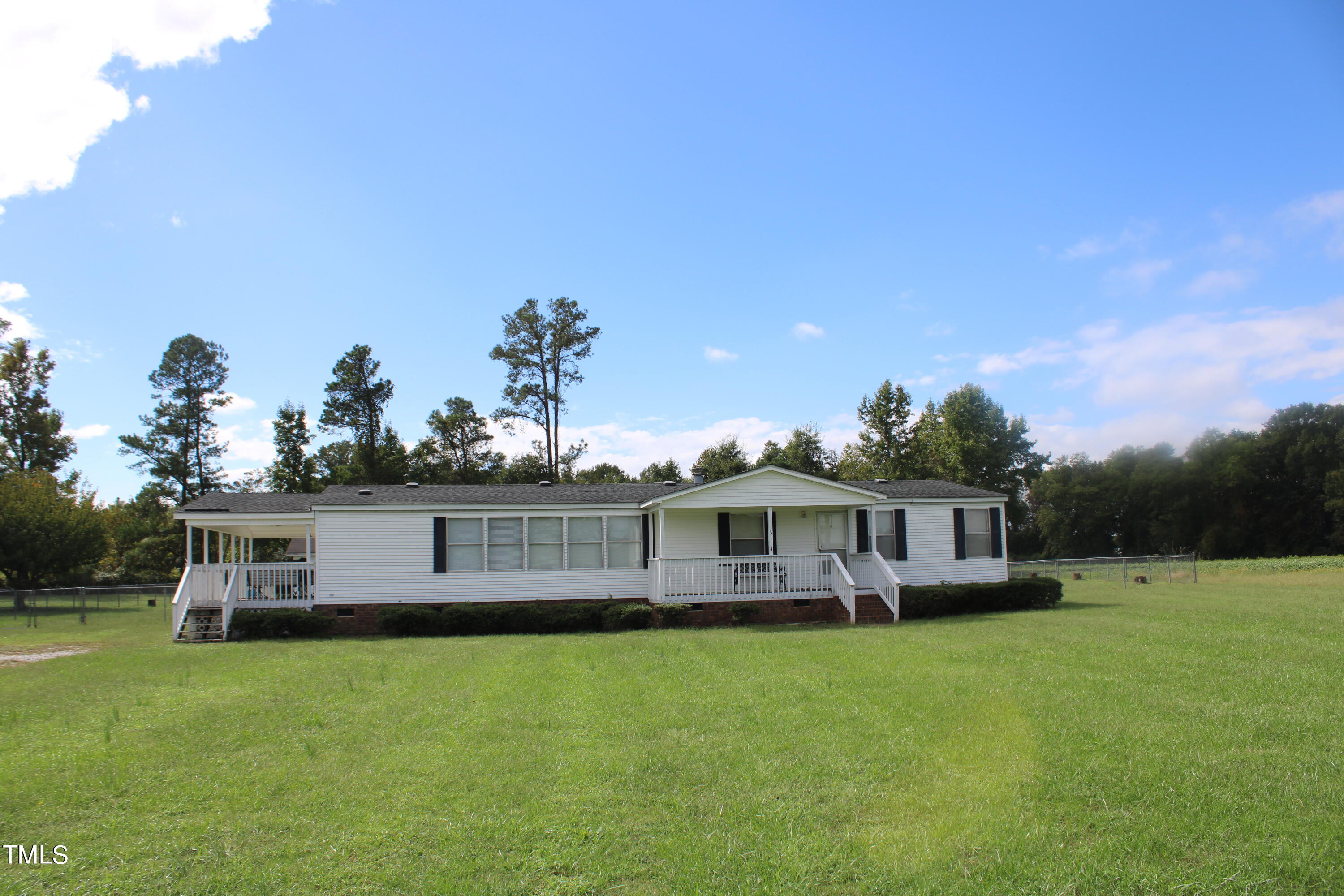 3114 Steven's Chapel Road Smithfield, NC 27577 - Photo 2 of 54 IMG_6447