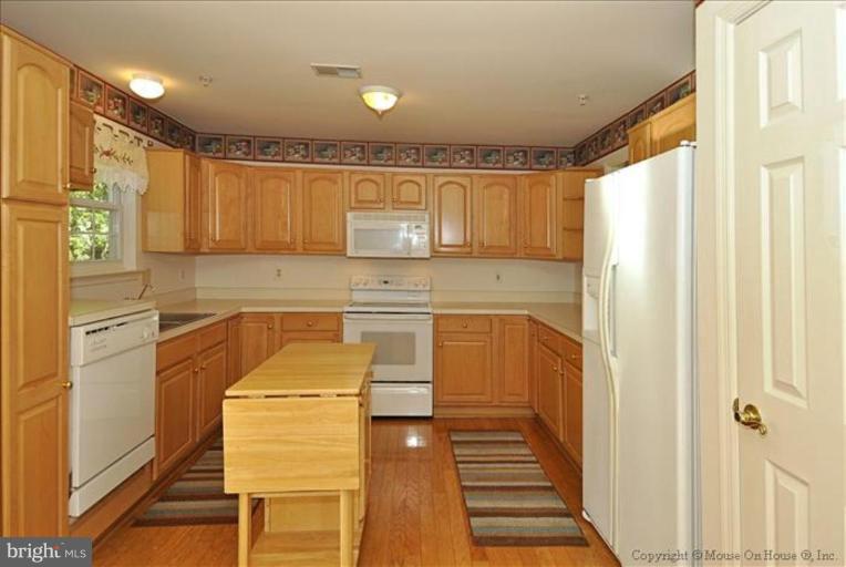 7407 Old Sandy Spring Road Laurel, MD 20707 - Photo 4 of 30 Kitchen