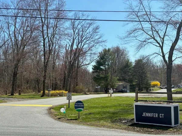 $85,000 | 16 Jennifer Court, Hyde Park, NY 12601