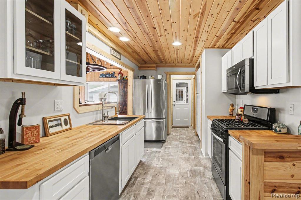 9631 Byron Road Howell, MI 48855 - Photo 14 of 50 Gallery Image 14