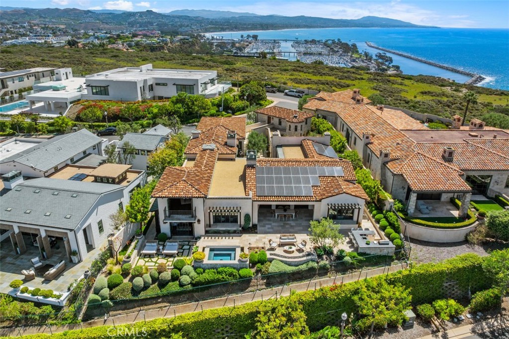 17 Pacific Ridge Place Dana Point, CA 92629 - Photo 38 of 47 an aerial view of multiple house