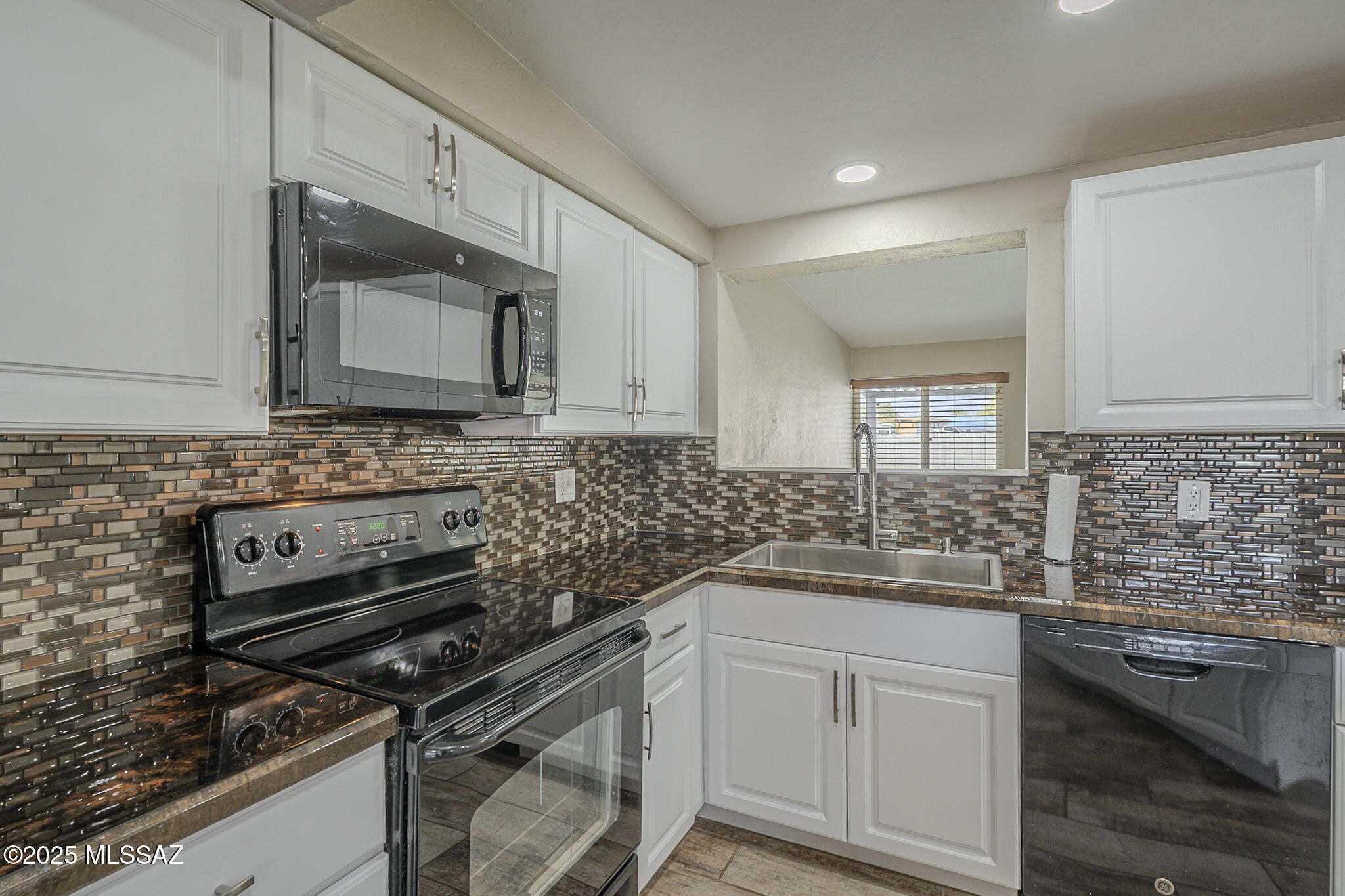 8421 East Rolling Ridge Street Tucson, AZ 85710 - Photo 12 of 30 Gallery Image 12