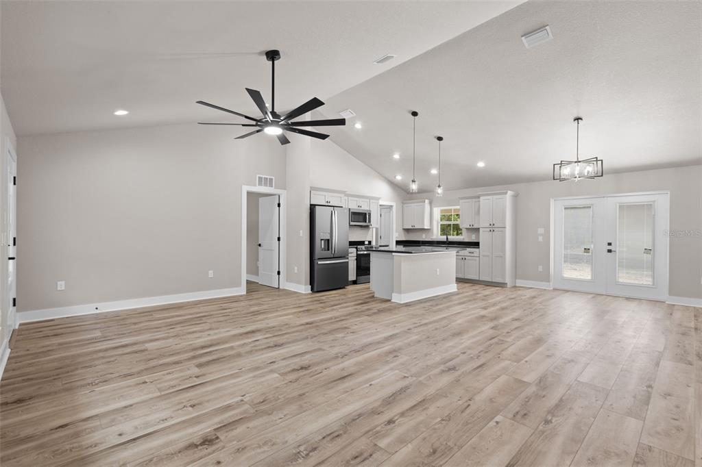 8541 Northeast 105th Avenue Bronson, FL 32621 - Photo 3 of 27