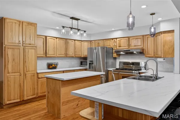 $399,900 | 28 Greenfield Drive, St. Peters, MO 63376
