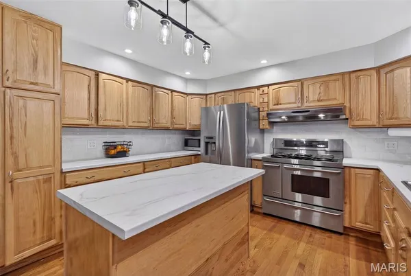 $399,900 | 28 Greenfield Drive, St. Peters, MO 63376