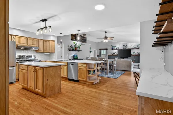 $399,900 | 28 Greenfield Drive, St. Peters, MO 63376