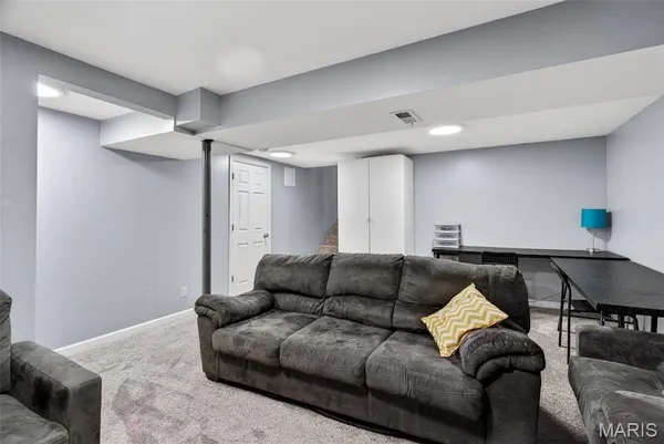 $399,900 | 28 Greenfield Drive, St. Peters, MO 63376