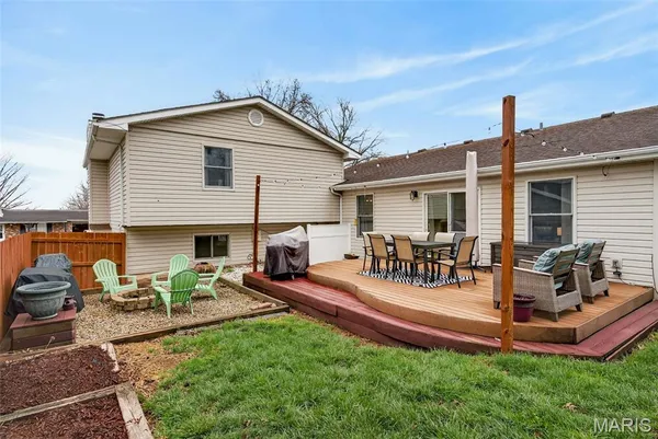 $399,900 | 28 Greenfield Drive, St. Peters, MO 63376