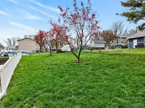 $399,900 | 28 Greenfield Drive, St. Peters, MO 63376