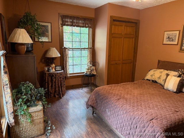 8000 South County Line Road Henryville, IN 47126 - Photo 14 of 28 Main floor - bedroom #1