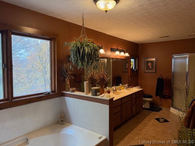 8000 South County Line Road Henryville, IN 47126 - Photo 23 of 28 Second floor ensuite bathroom with double sinks - HUGE walk in closet is attached as well.