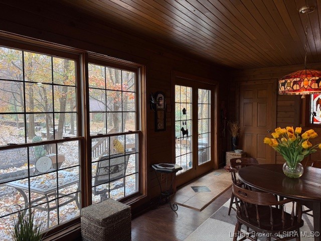 8000 South County Line Road Henryville, IN 47126 - Photo 7 of 28 Main floor - lots of windows