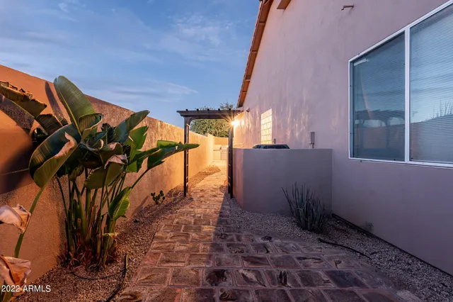 $9,500 | 11056 East Oberlin Way, Scottsdale, AZ 85262