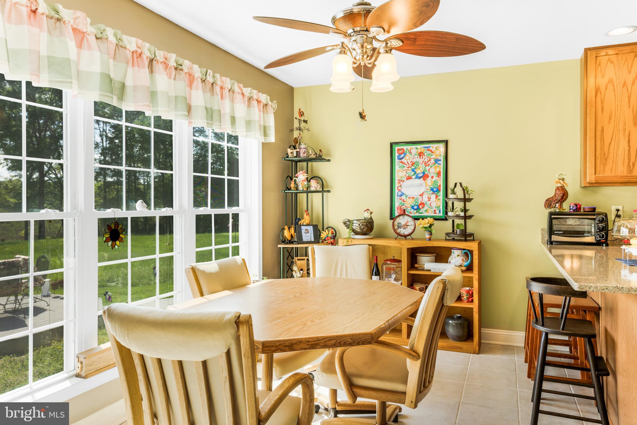 625 Parham Point Road Hague, VA 22469 - Photo 20 of 31 Dinette