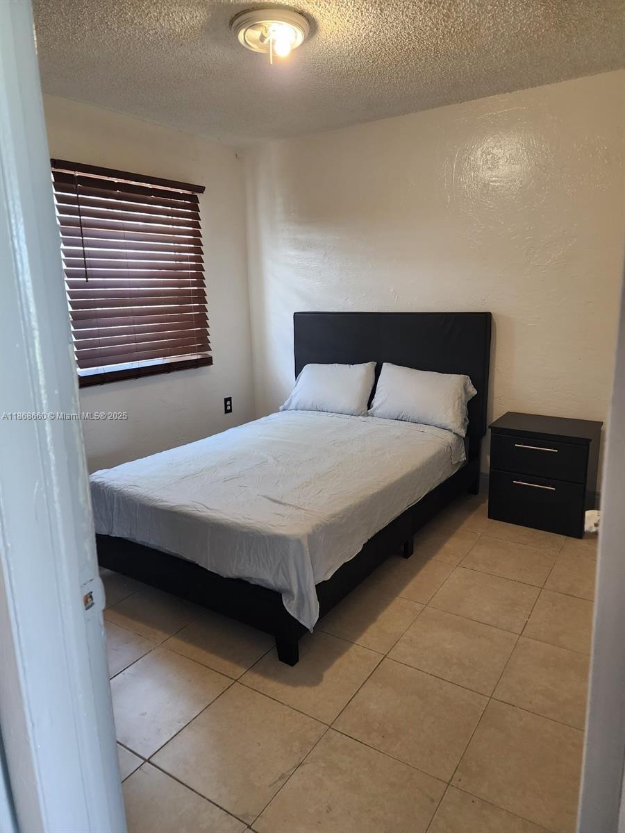 715 Northwest 7th Avenue, Unit 15 Hallandale Beach, FL 33009 - Photo 4 of 4