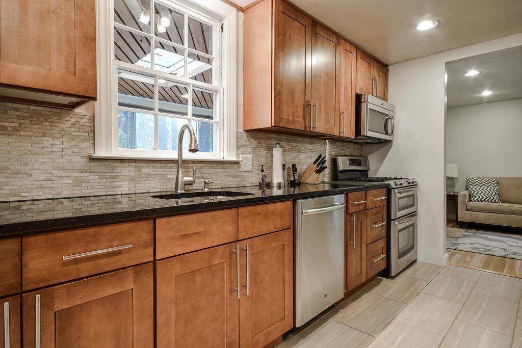 134 Pond Brook Road Newton, MA 02467 - Photo 10 of 22