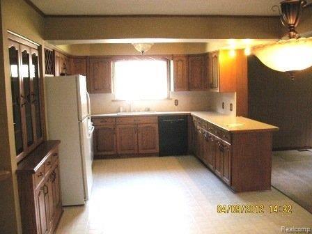 36860 Kelly Road Clinton Township, MI 48035 - Photo 8 of 12 IMG_5126.JPG
