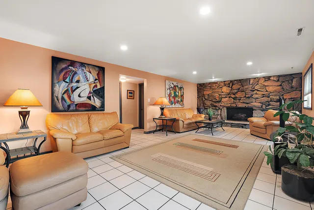 $425,000 | 7922 Sycamore Drive, Orland Park, IL 60462